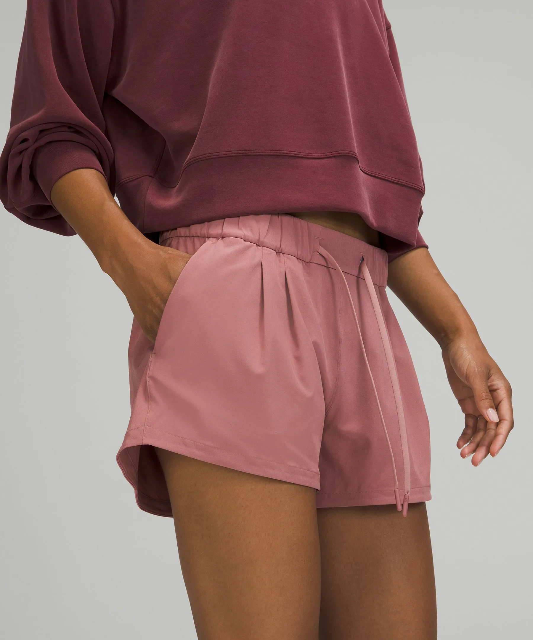 lululemon Stroll at Sundown Mid-Rise Short 3 - Lululemon